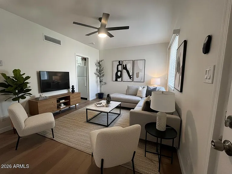 3927 N Longview Ave #2 — Photo 4