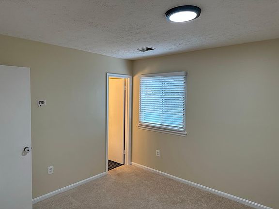 2nd image of 13317 Hollinger Ave