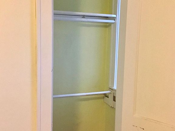 3rd image of 2193 Grandview Ave #4