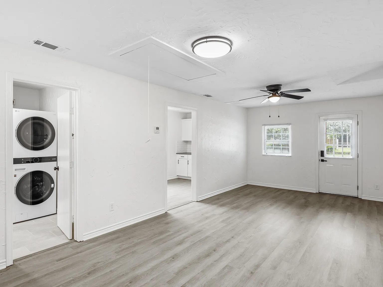 Studio, 450 sqft, $1,250 — Photo 4