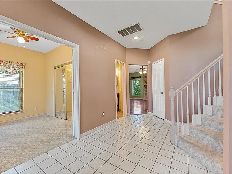 6752 Macintosh Dr — Photo 3
