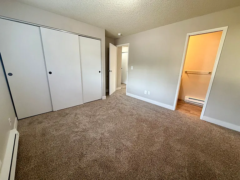 3027 S Orchard St W — Photo 11