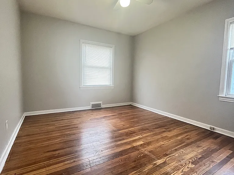 14906 Harvard Ave — Photo 6