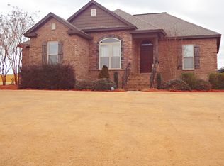 112 Village Ct, Wetumpka, AL 36093