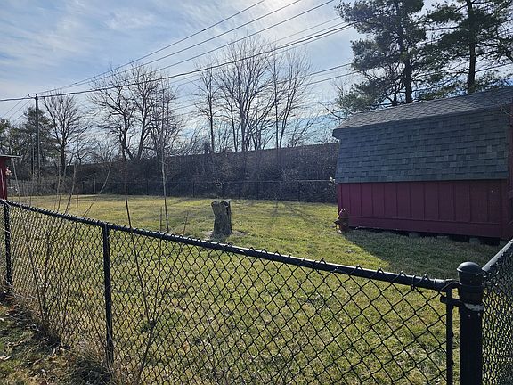 5th image of 2109 Alwyne Dr