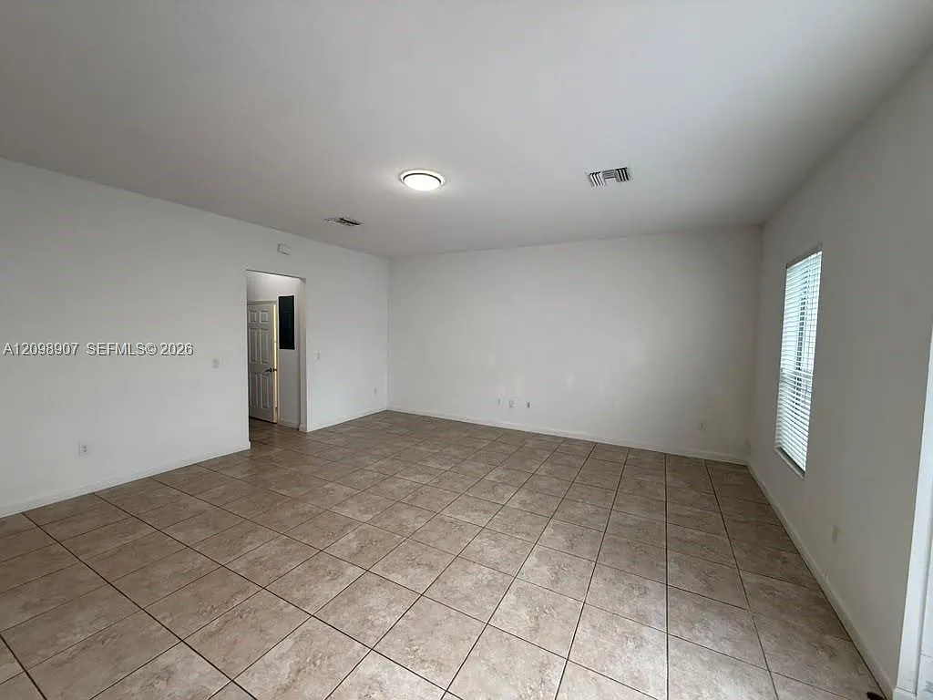 Kendall Commons Residenti — Photo 4