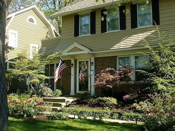 Front of House Pic #2