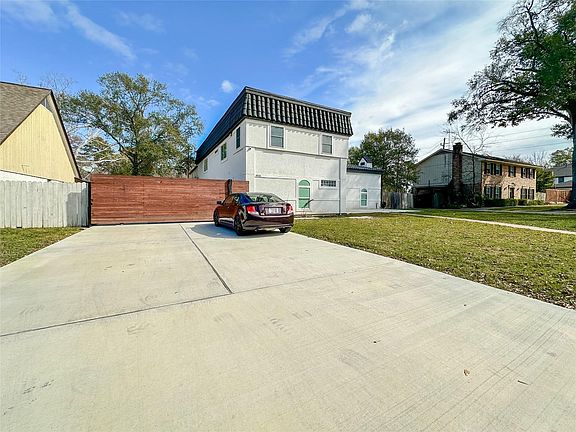 2nd image of 19310 Enchanted Oaks Dr