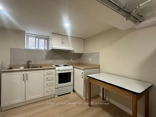 445 Donlands Ave #LOWER — Photo 10