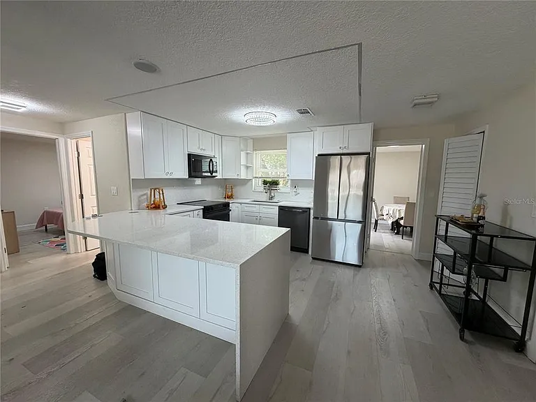 6338 Aberdeen Ave — Photo 2