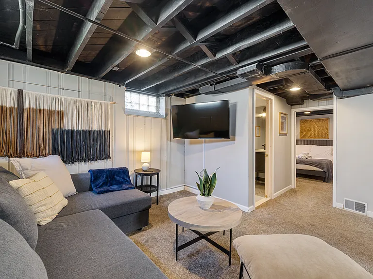 2399 Bacon Ave — Photo 36