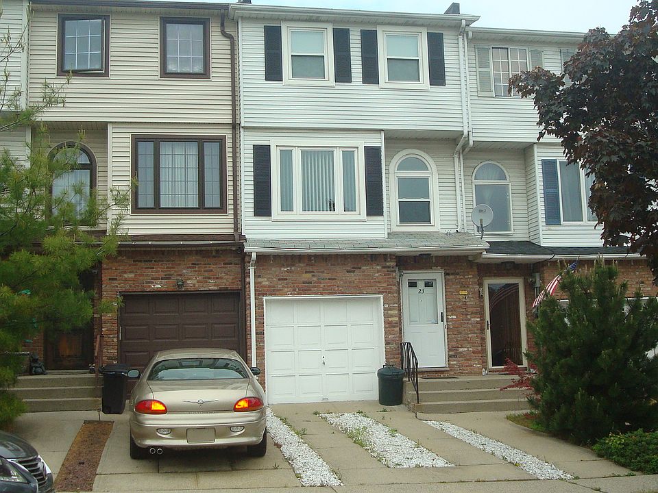 1st image of 23 Jardine Ave