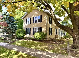 206 N Ellsworth St APT 1, Naperville, IL 60540