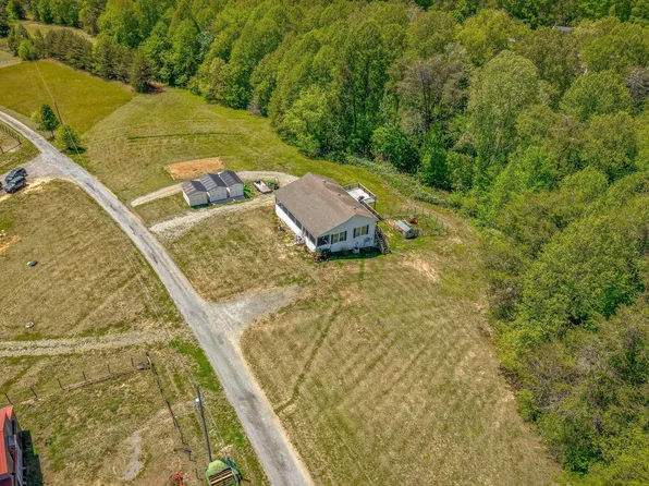 196 Foggy Bottom Trl, Martinsville, VA 24112