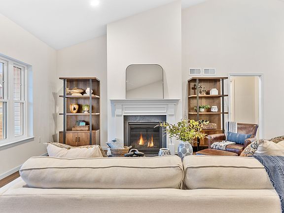 3rd image of 239 Greenwood Dr (lot 58)