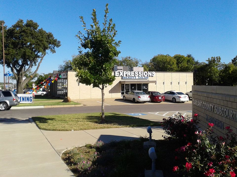 2nd image of 800 E Abram St