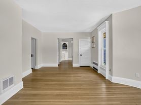 2233 NW Flanders St, Portland, OR, 97210