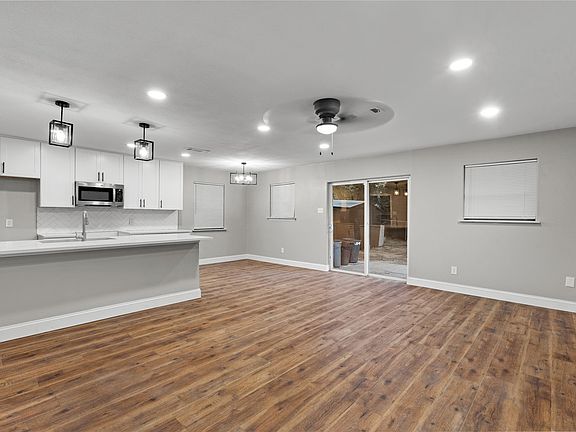 5th image of 7024 Payte Ln