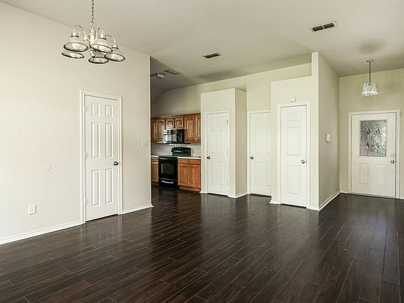 4th image of 306 Senter Ave