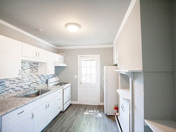 2nd image of 25 S Finley Ave APT 2A