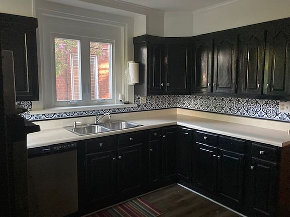 3rd image of 409 Atlantic Ave