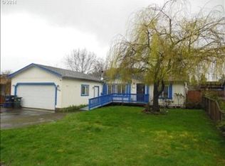 1055 W Oregon Ave, Creswell, OR 97426