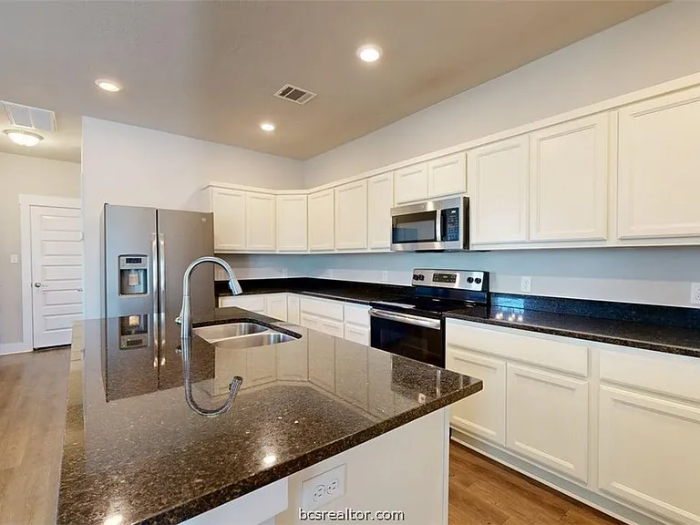 3901 Ws Phillips Pkwy — Photo 12