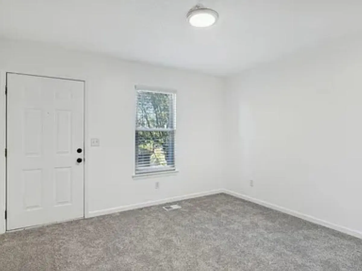 Building Photo - Slayton Dr