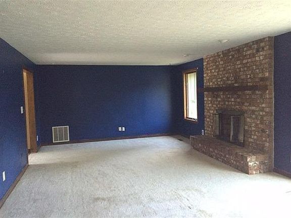3rd image of 1375 Scenicview Ct