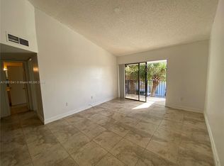 7220 NW 179th St APT 302, Hialeah, FL 33015