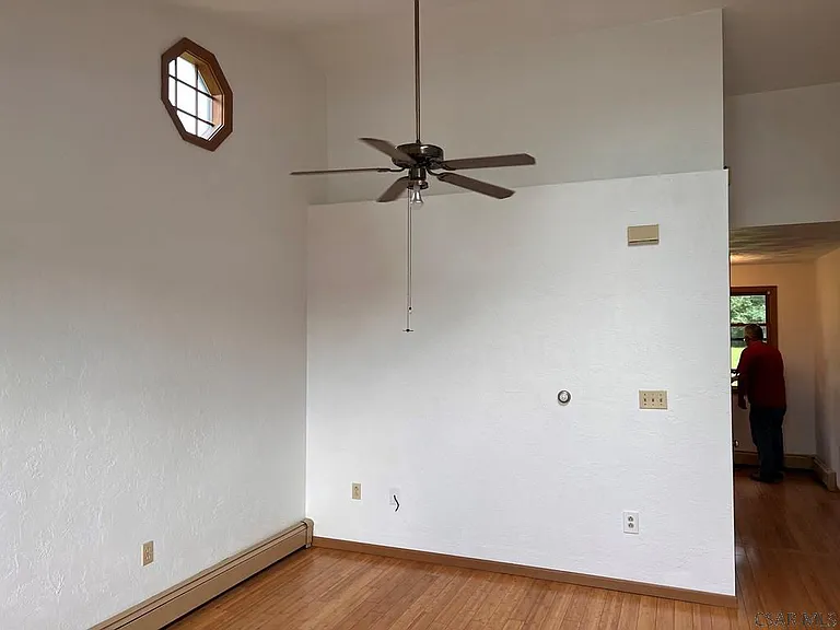216 Hastings St — Photo 16