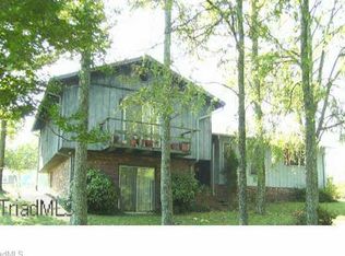 296 Carroll Cir, Thomasville, NC 27360
