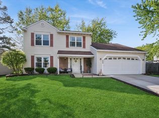 26 Ascot Ln, Streamwood, IL 60107