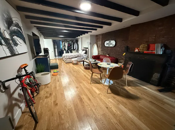 257 Adelphi Street image 1 of 12