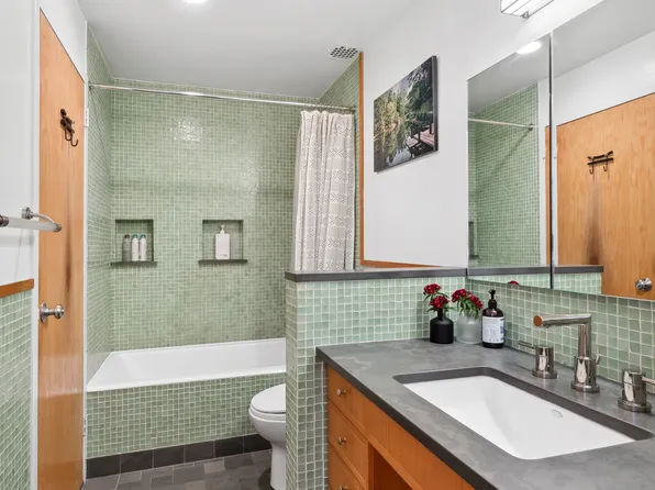 39 East 12th Street 507 image 8 of 8