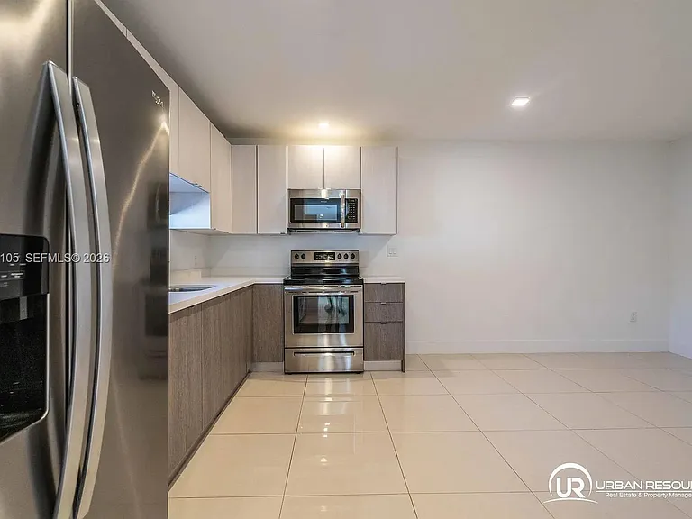 1971 Bay Dr #124 — Photo 4