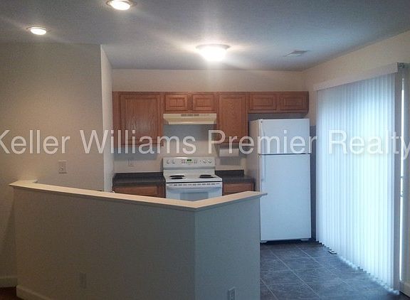 2nd image of 699 Kenny Ln