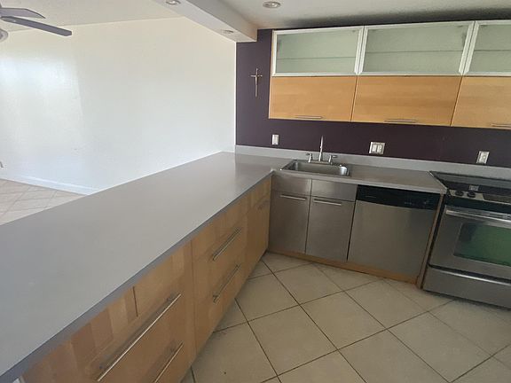 2nd image of 500 Executive Center Dr APT 4A