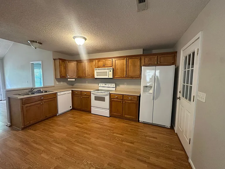 306 Bernard Couch Dr — Photo 7