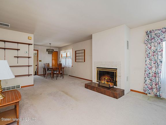 3rd image of 204 Buel Ave