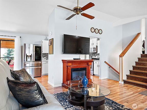 3rd image of 3069 Monterey Drive