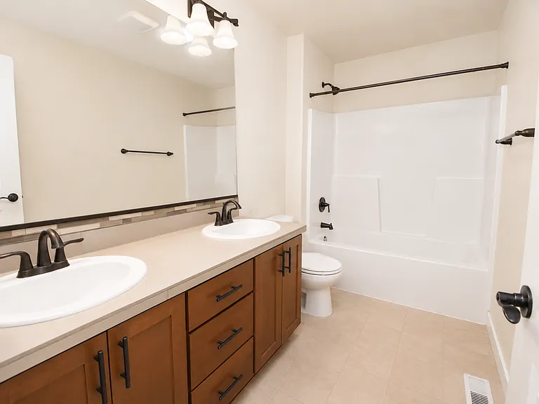 402 NE 77th Ave — Photo 13