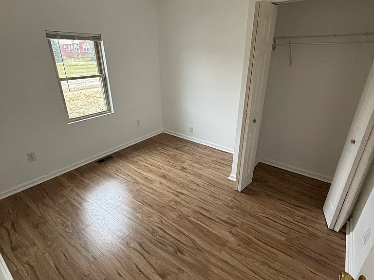 160 W Scripps Rd — Photo 4