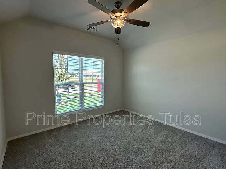 13441 S 72nd Ct E — Photo 20