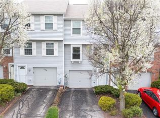 136 Rossmor Ct, Pittsburgh, PA