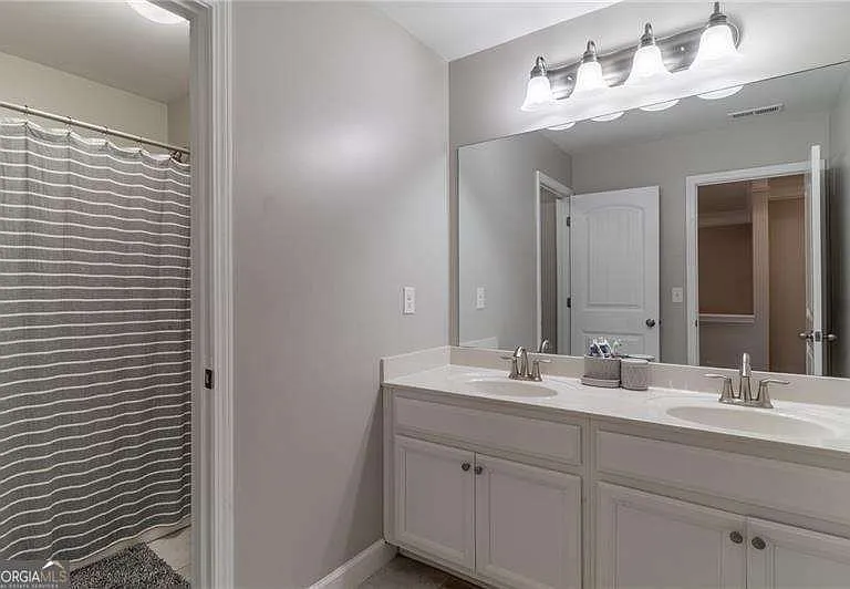 301 Cochin Dr — Photo 23