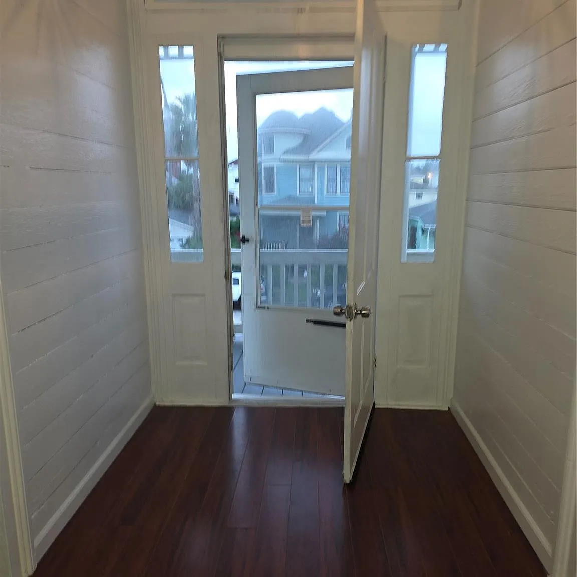 2 bed, 1.5 bath, 2886 sqft, $1,350 — Photo 3