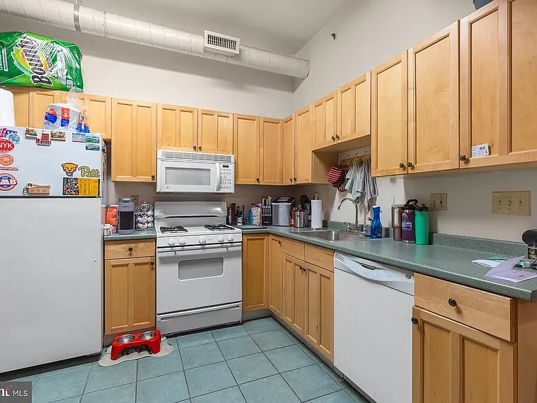 200 Krams Ave #21 — Photo 6