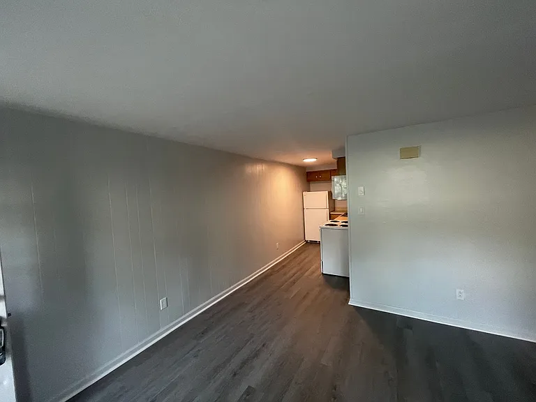 606 Millers Run Rd — Photo 2
