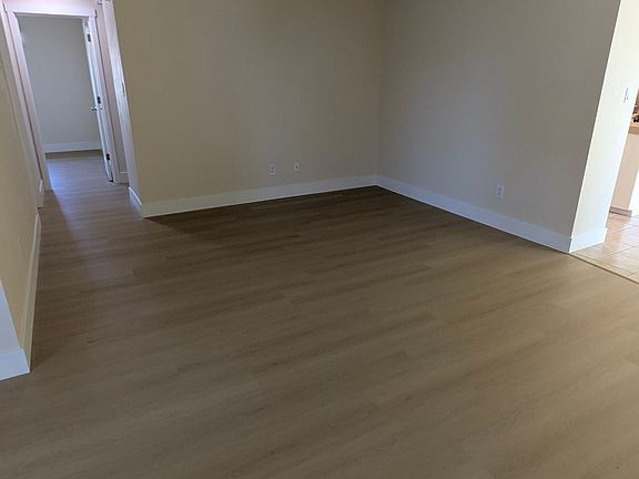 4th image of 302 Vineyard Dr